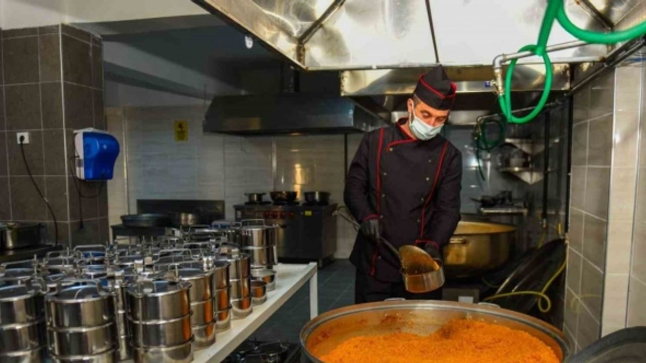 Turhal Belediyesine bağlı aşevi yılın 365 günü hizmet veriyor