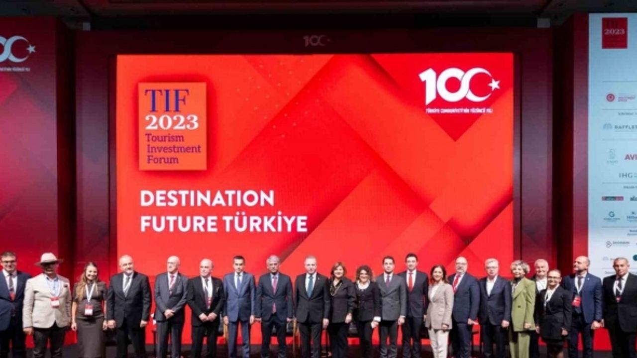 Turizm Yatırım Forumu’nda Türkiye’nin dünya turizminde zirve iddiası öne çıktı