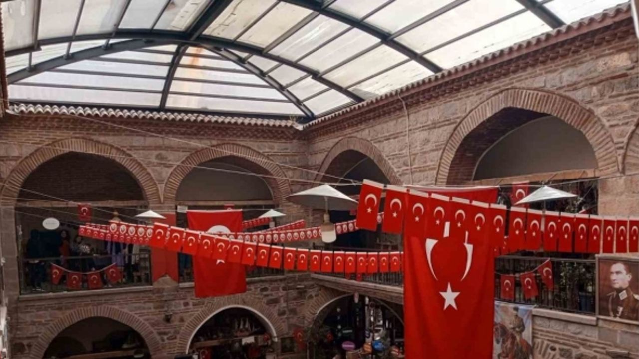 17. yüzyıldan günümüze ulaşmayı başaran Taşhan halen ayakta