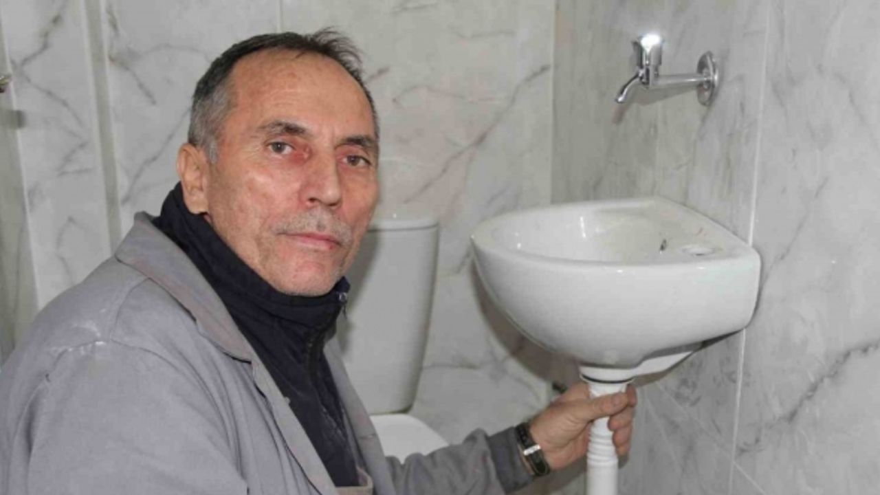 35 yıldır ilçe ilçe gezip su tesisatı tamiriyle geçimini sağlıyor