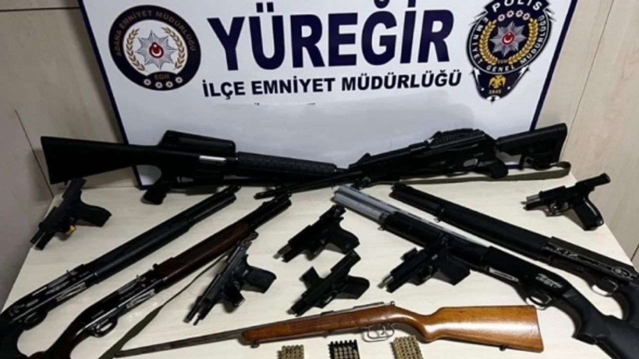 Adana’da polis ekipleri asayiş uygulamalarında 13 ruhsatsız silah ele geçirdi