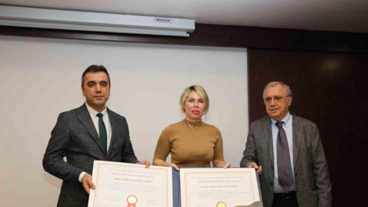 Akdeniz Üniversitesi Tıp Fakültesinde 50. yıl gururu