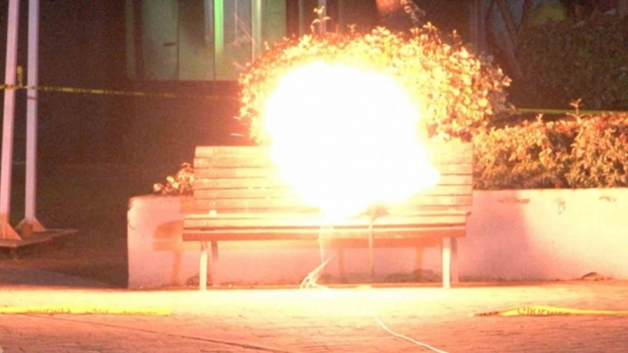 Bankta unutulan şüpheli çanta fünye ile patlatıldı: İçinden alkol şişeleri çıktı