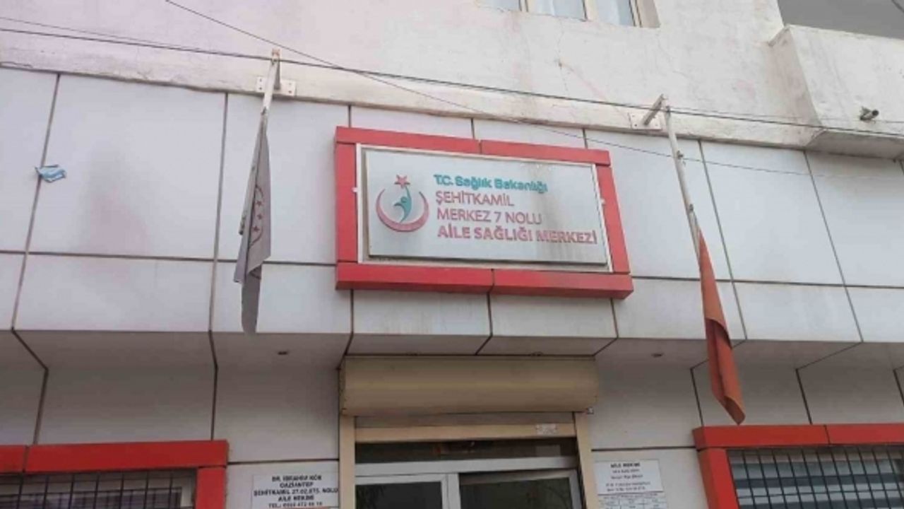 Başkası için ilaç yazma talebini kabul etmeyen aile hekimine önce hakaret sonra saldırı