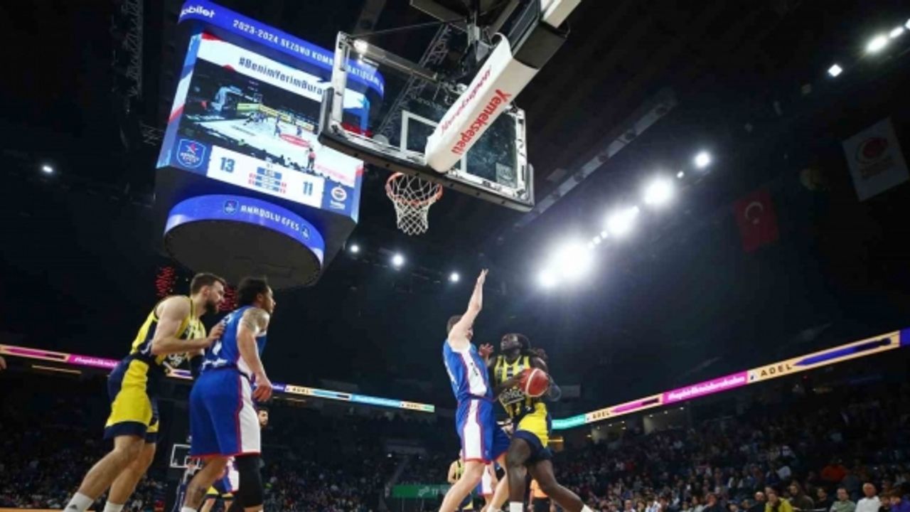 Basketbol Süper Ligi: A. Efes: 81 - Fenerbahçe Beko: 80