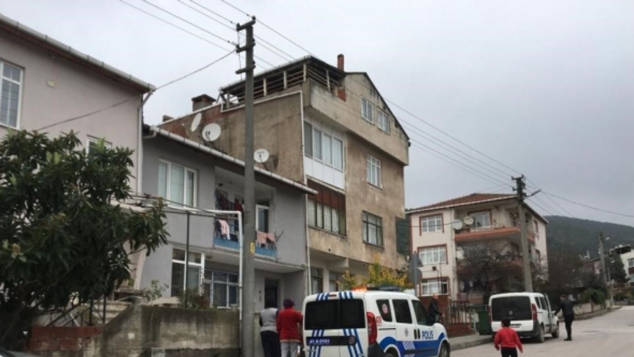Bebeğini yıkarken sara nöbeti geçirdi: Suda boğulma tehlikesi geçiren bebek yoğun bakıma alındı