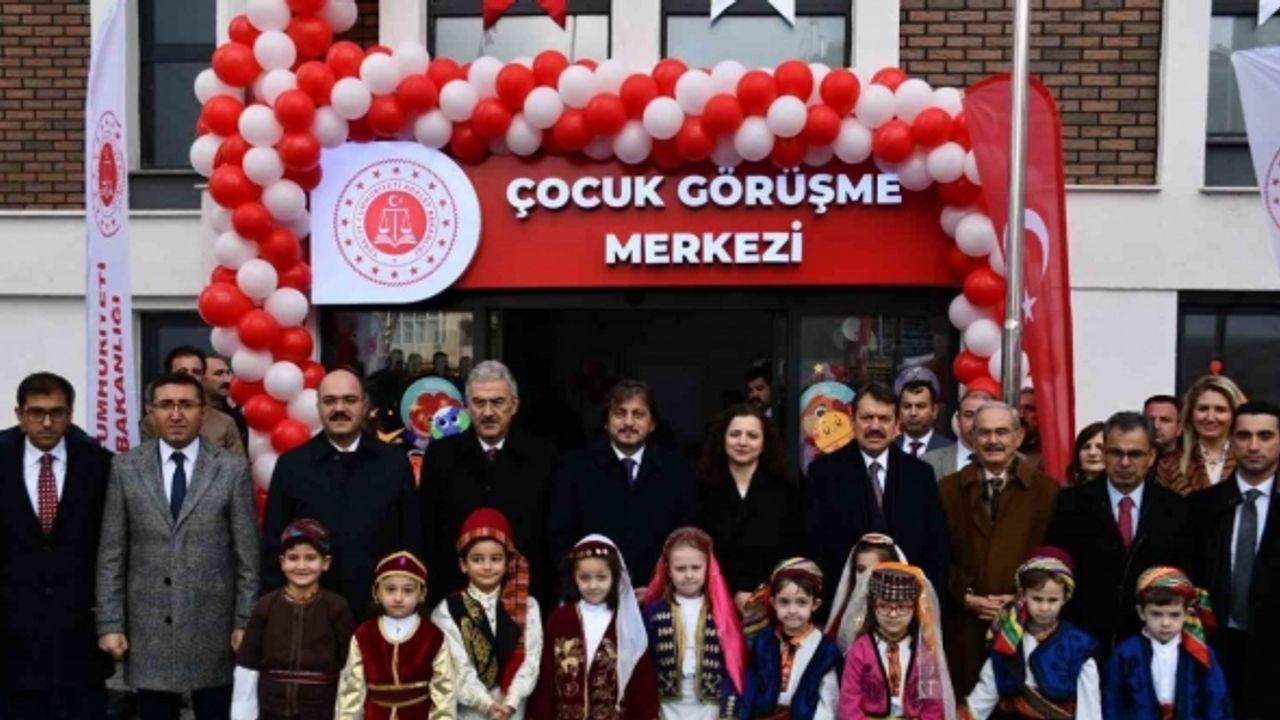 Çocuk görüşme merkezi 1 yaşında