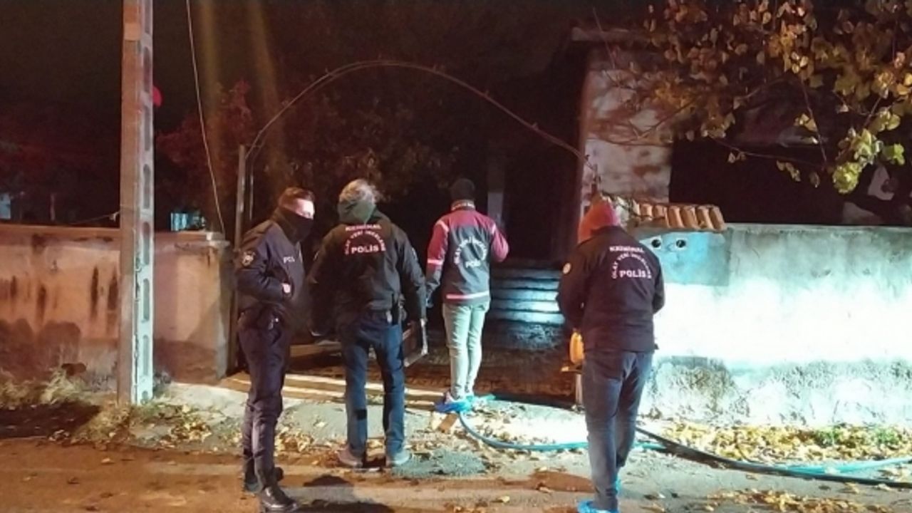 Çorum’da bir ev kundakladı: Kedi telef oldu