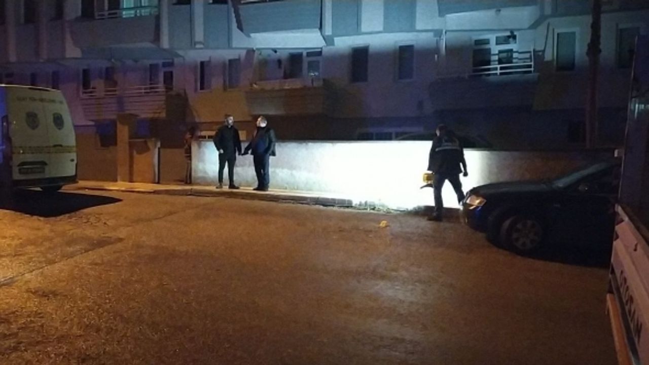 Çorum’da otomobil ile geldikleri evi kurşunladılar