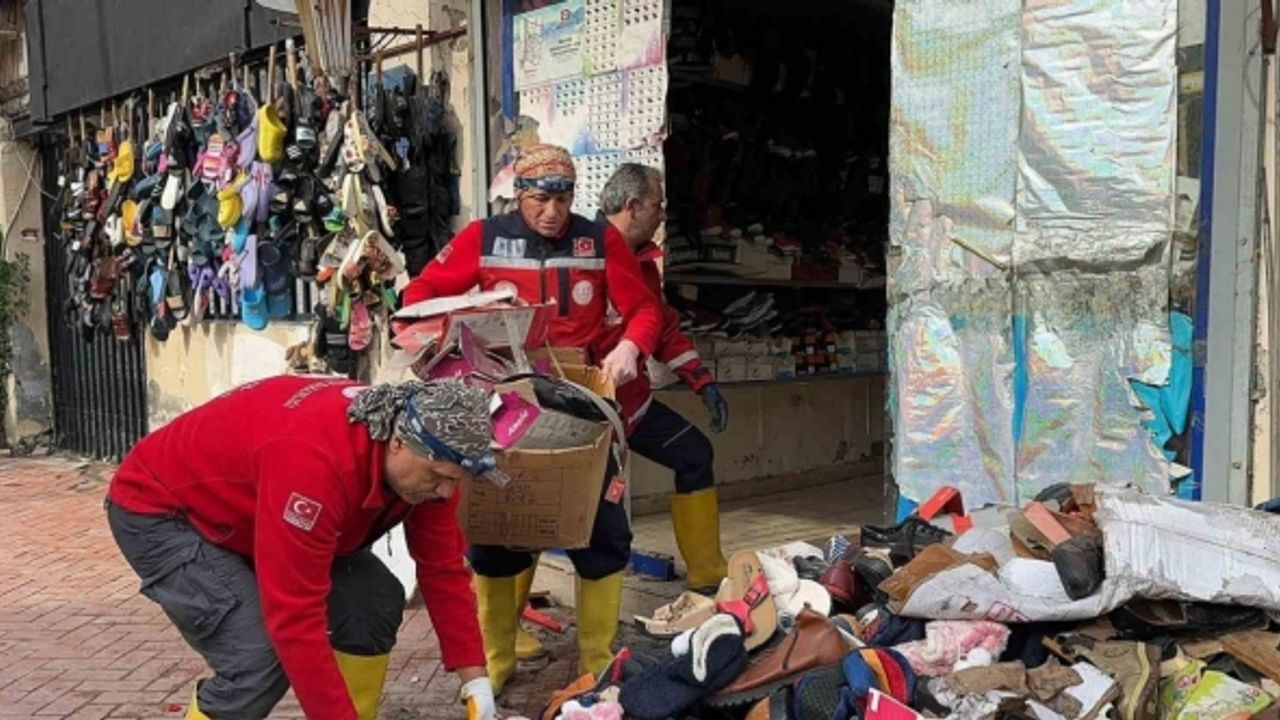 Denizle karanın birleştiği İskenderun’da hayat normale dönüyor