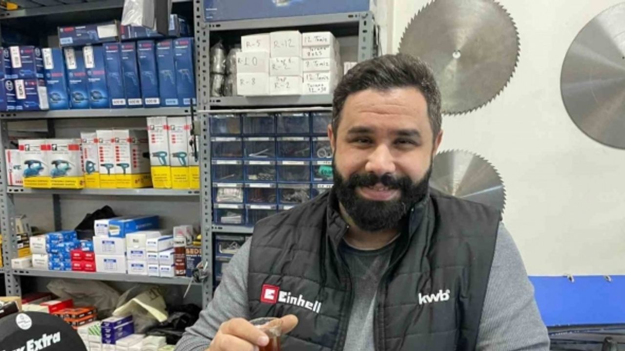 Depremde çayını alıp dışarı kaçan adam İHA’ya konuştu