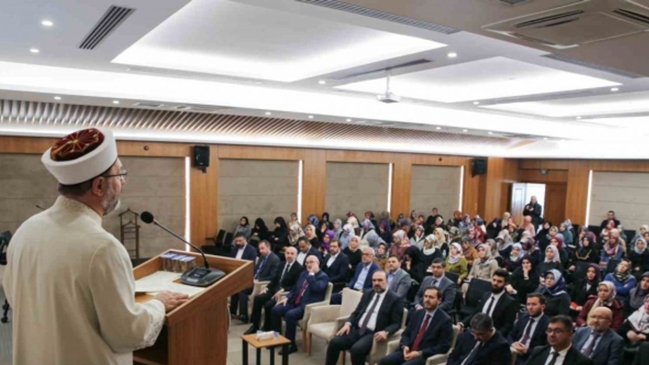 Diyanet İşleri Başkanı Erbaş: "Çocuklarımıza ne kadar iyi rehberlik yapabilirsek, geleceğimiz o kadar güzel olacaktır”