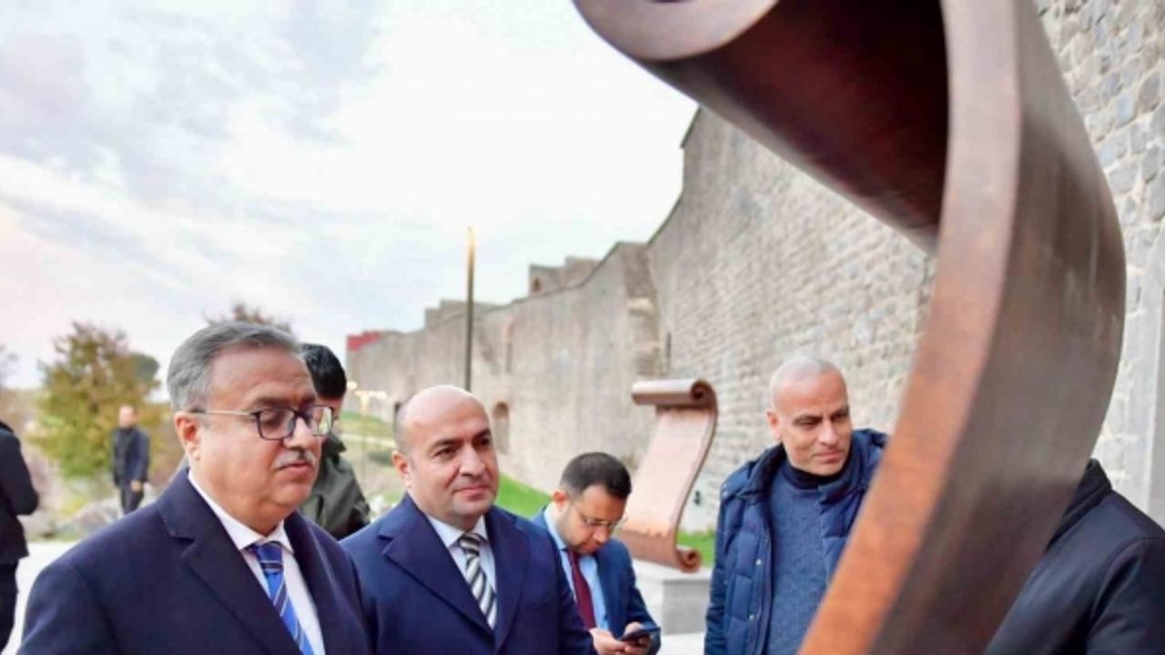 Diyarbakır’da İyaz Bin Ganem’in mektubu Küpeli Kapı’ya yerleştirildi