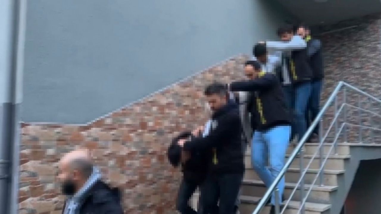 Esenyurt’ta günlük kiralık dairede işlenen cinayetin şüphelileri adliyeye sevk edildi