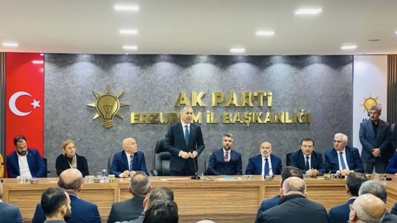 İçişleri Bakanı Yerlikaya, AK Parti İl Başkanlığını ziyaret etti