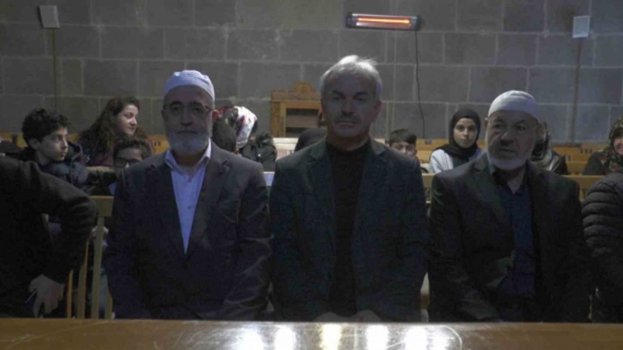 İlhan Zafer: "Dünyanın gözü önünde çocuklar katlediliyor"