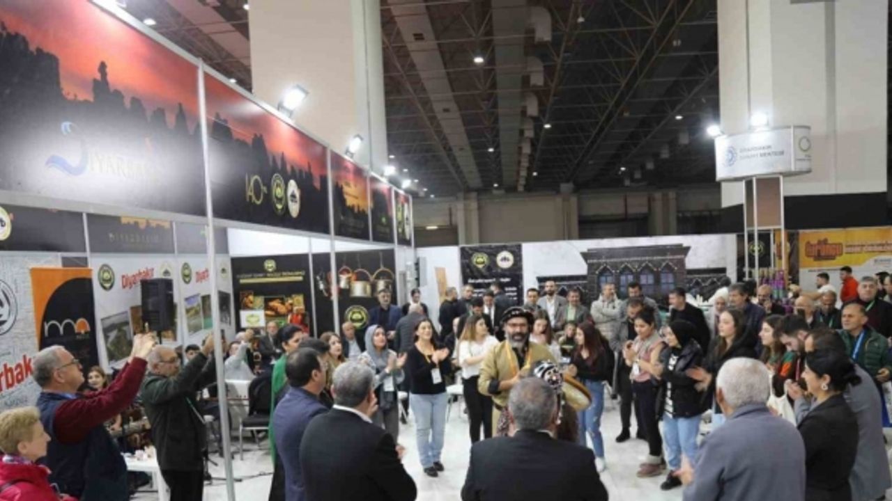 İzmir Fuarı’nda DTSO ve DTB, ziyaretçilerini ilgiyle ağırladı