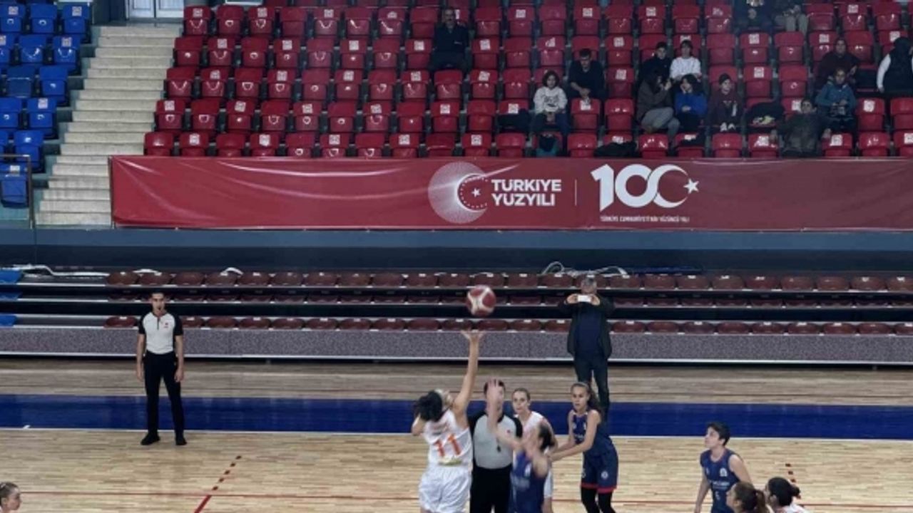 Kadınlar Bölgesel Basketbol Ligi: Düzce Atletik: 61 - Güngören Belediyespor: 51