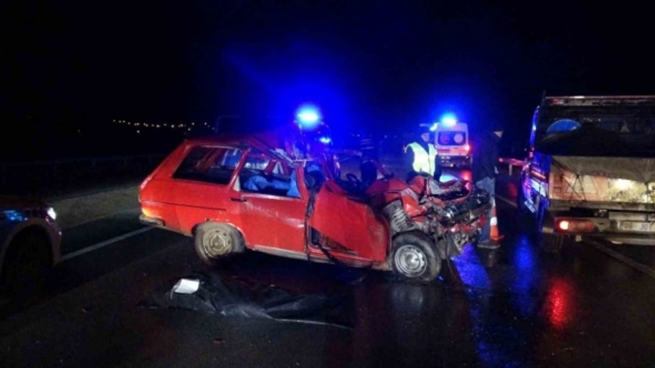 Kamyona arkadan çarpan otomobilde hayatını kaybedenlerin isimleri belli oldu