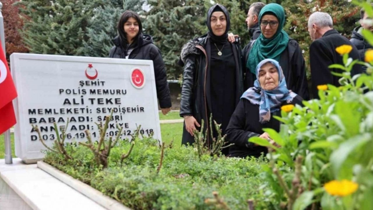 Konya’da şehit polis Ali Teke anısına lokma dağıtıldı