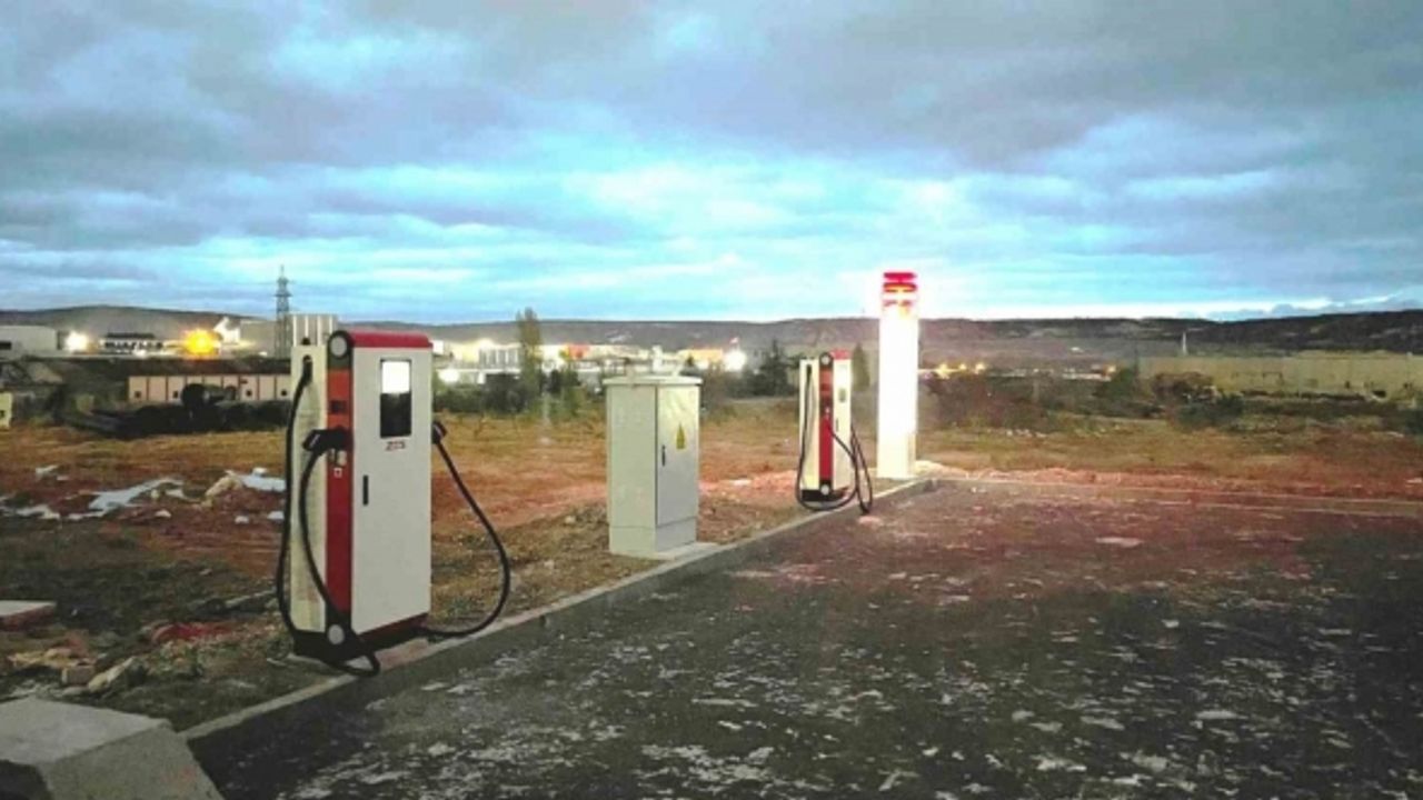 Kütahya 30 Ağustos OSB’ye elektrikli araç istasyonu kuruldu