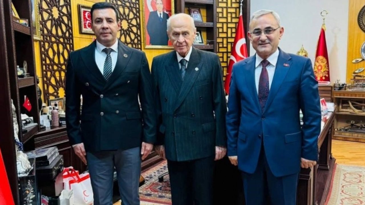 Kütahya Belediye Başkanı Alim Işık, aday adaylığı başvurusunu yaptı