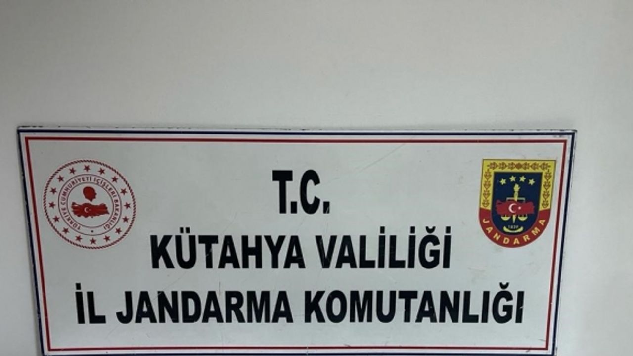 Kütahya’da durdurulan araçta uyuşturucu ele geçirildi: 2 şüpheli tutuklandı