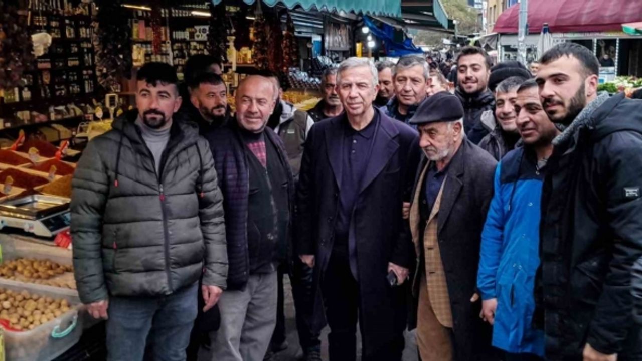 Mansur Yavaş Ulus esnafı ve vatandaşlarla bir araya geldi