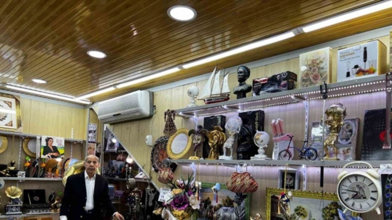 Mardin’de dededen kalma dükkanda 65 yıldır eskiyen eşyaları satılıyor