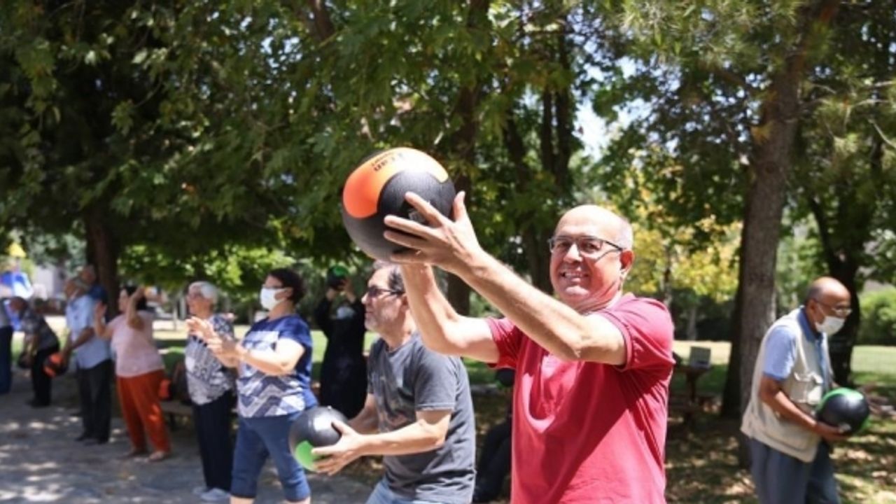 Merkezefendi’de yaşlılar için huzurlu ve mutlu bir ortam oluşturuldu