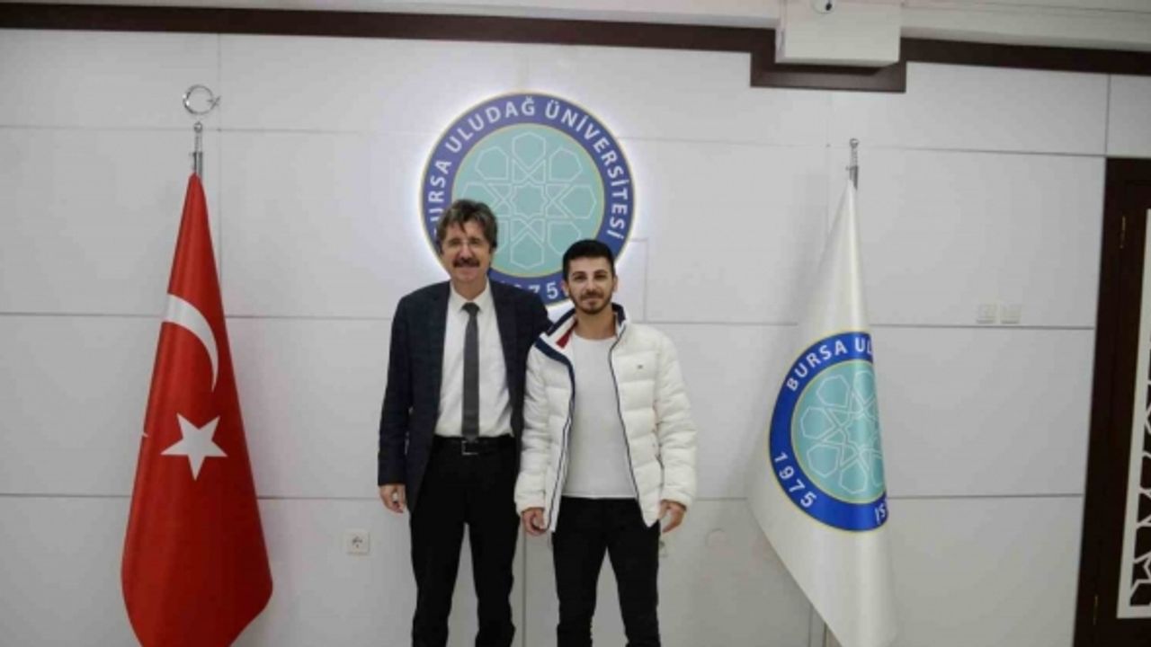 Olimpiyat gururu Eray Şamdan, üniversitesini temsil etmeyi sürdürecek