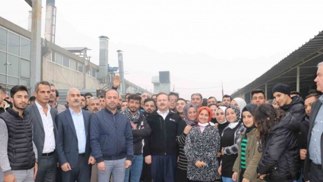 Öz İplik İş Sendikası Genel Başkanı Ay, Şanlıurfa’da tekstil işçileriyle bir araya geldi