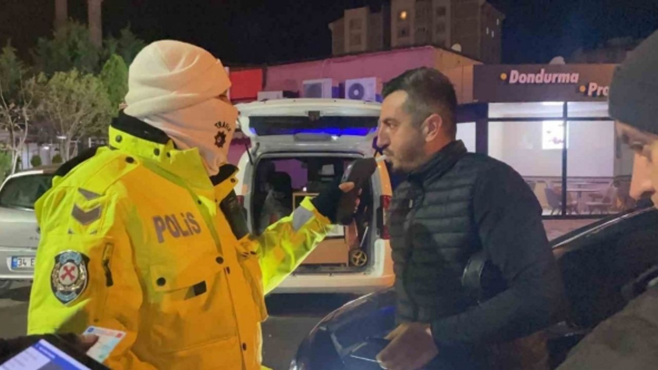 Polis ekiplerinden alkol denetimi: "7 yıldır bu anı bekliyorum"