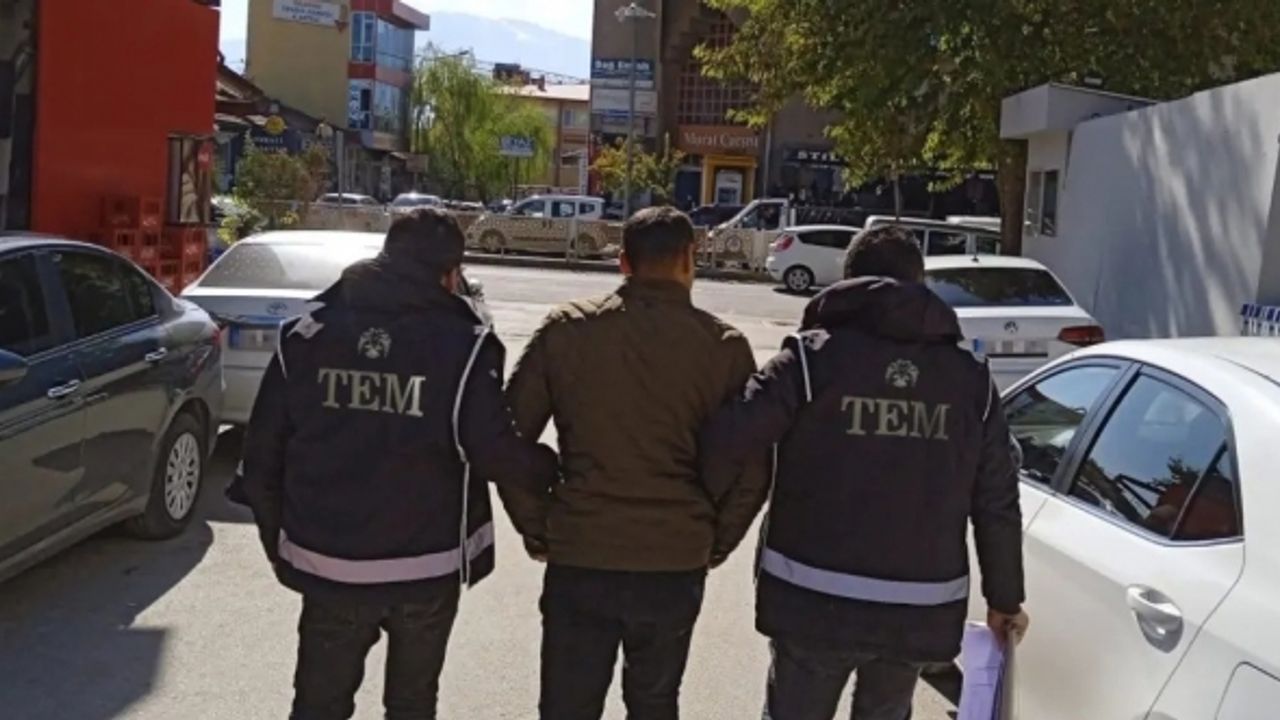 Sosyal medyadan terör örgütü propagandası yapan 5 kişi gözaltına alındı