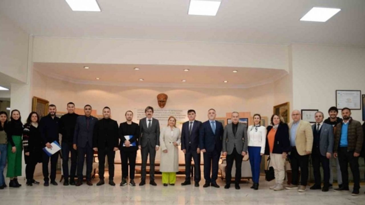 Spor Bilimleri Fakültesi’nin başarılı öğrencilerine burs desteği