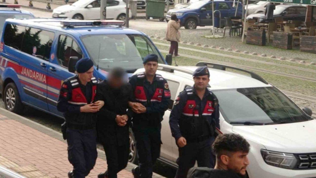 Tek tuş dehşeti önledi: Genç kadının yardımına 3 dakikada yetiştiler