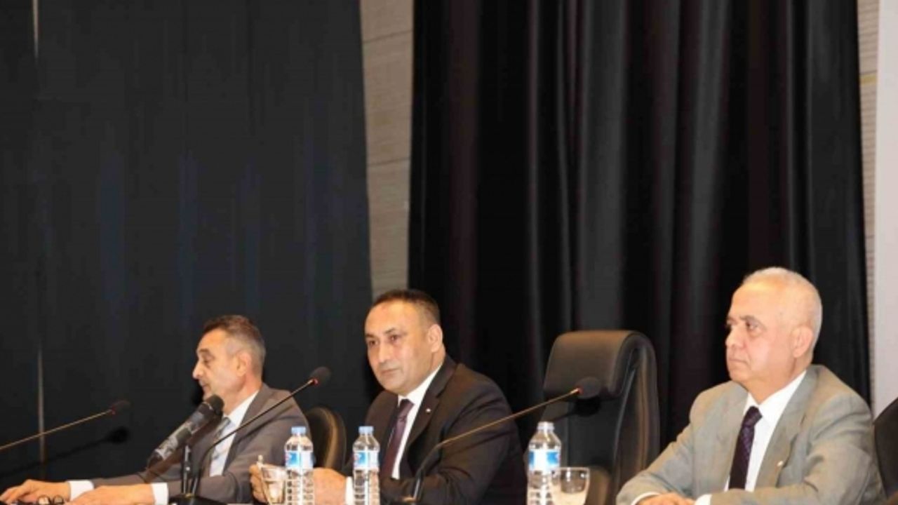 Toroslar Belediye Meclisi, 2023 yılının son toplantısını yaptı