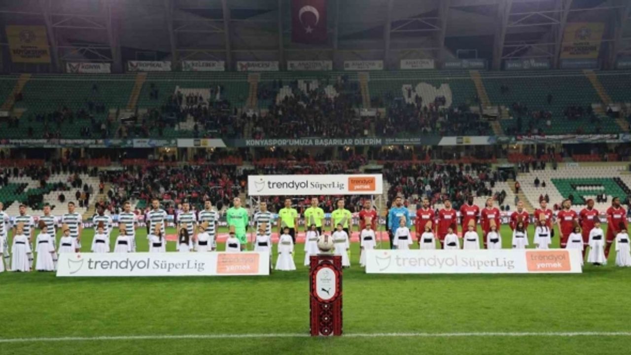 Trendyol Süper Lig: Konyaspor: 0 - Sivasspor: 1 (İlk yarı)