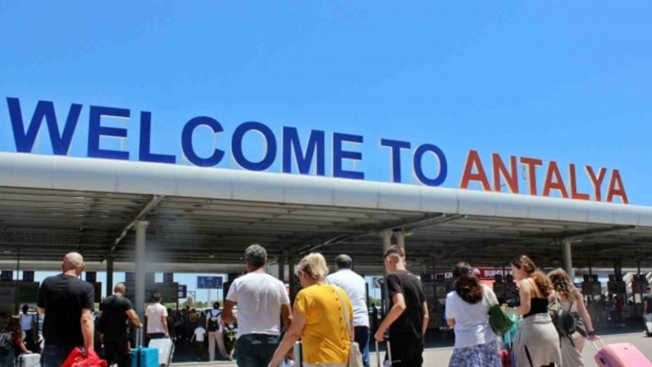 Turizm kenti Antalya’da ilk 11 ayda turist rekoru