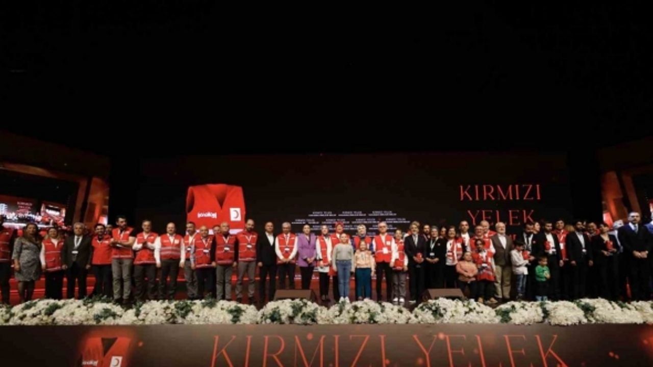 Türk Kızılay’ın “Uluslararası Kırmızı Yelek Gönüllülük Ödülleri” verildi