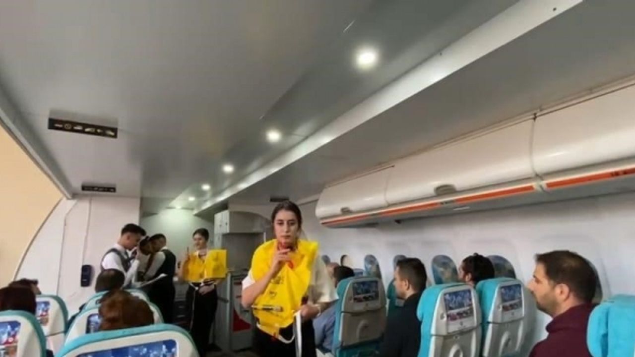 Ulaştırma Hizmetleri Bölümü Kabin Hizmetleri Programı öğrencilerinden uygulamalı ders