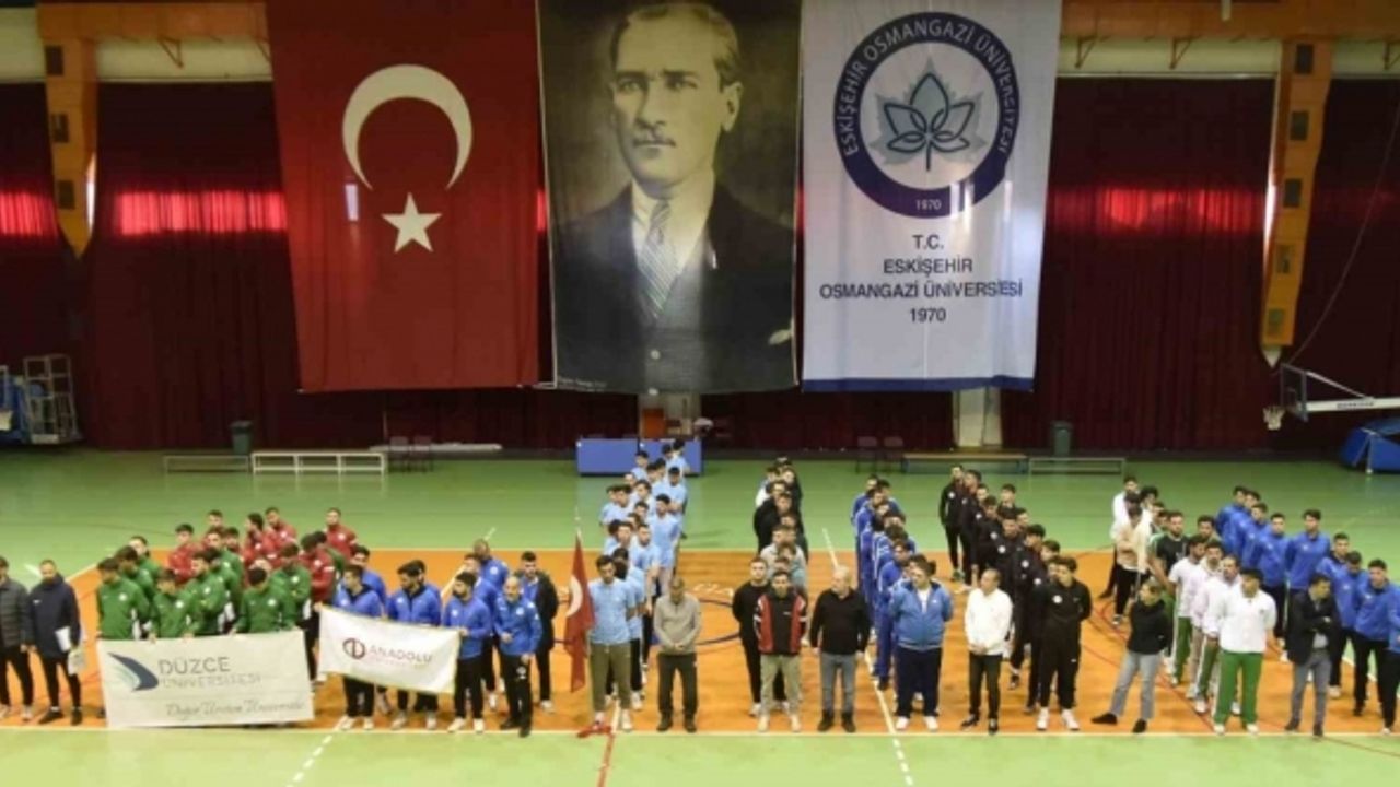 Ünıversıtelerarası futbol ve hentbol bölgesel lig müsabakaları ESOGÜ’de başladı