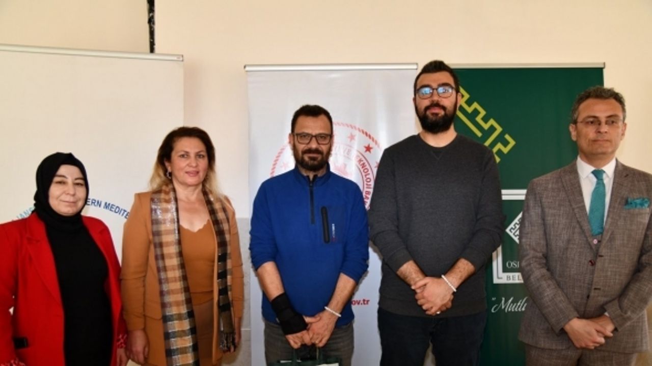 Usta öğreticilere, turistik ve hediyelik eşya tasarım eğitimi