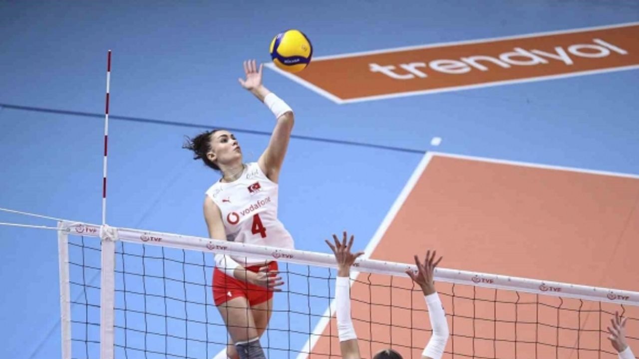 20 Yaş Altı Kadın Voleybol Mili Takımı yarı finalde