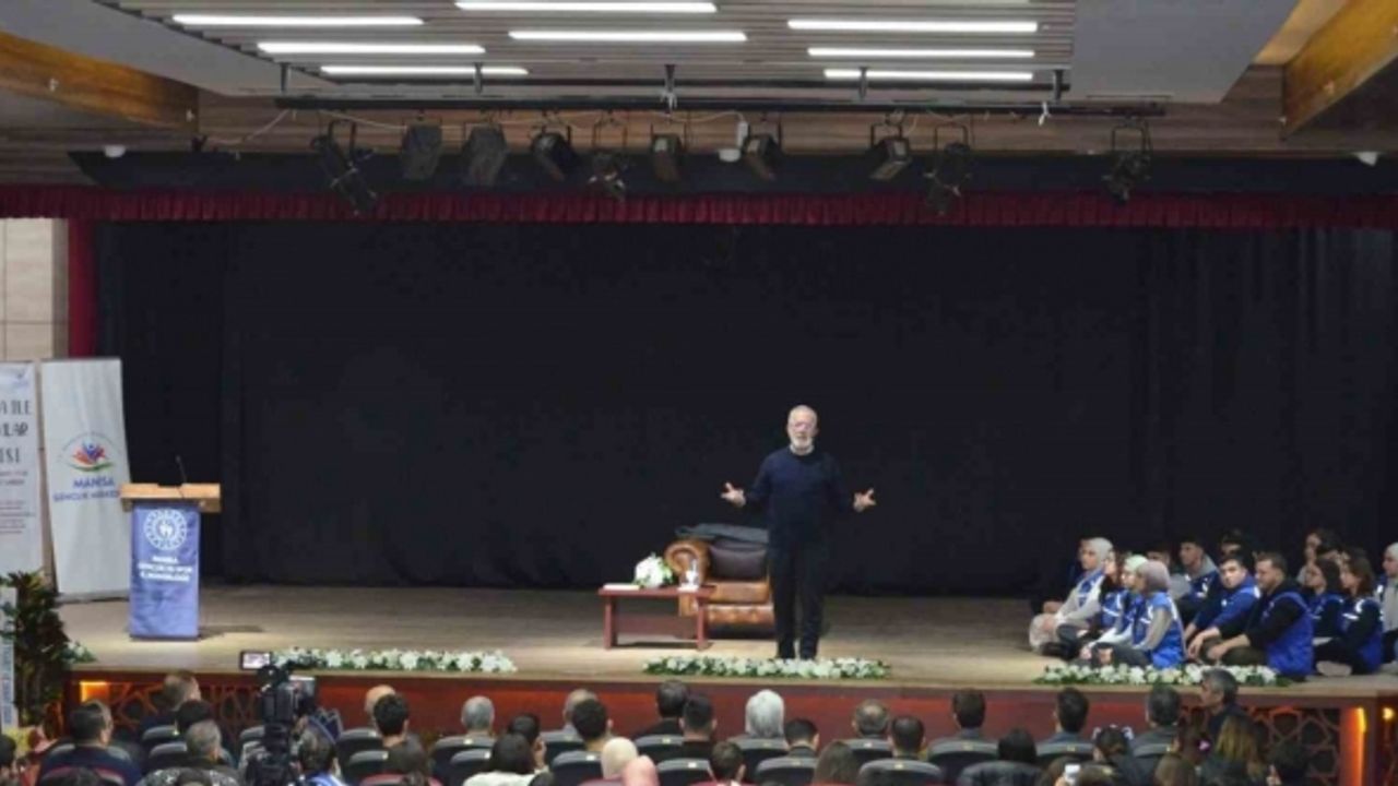 AK Parti’li Yenişehirlioğlu Manisa’da bir dizi program gerçekleştirdi