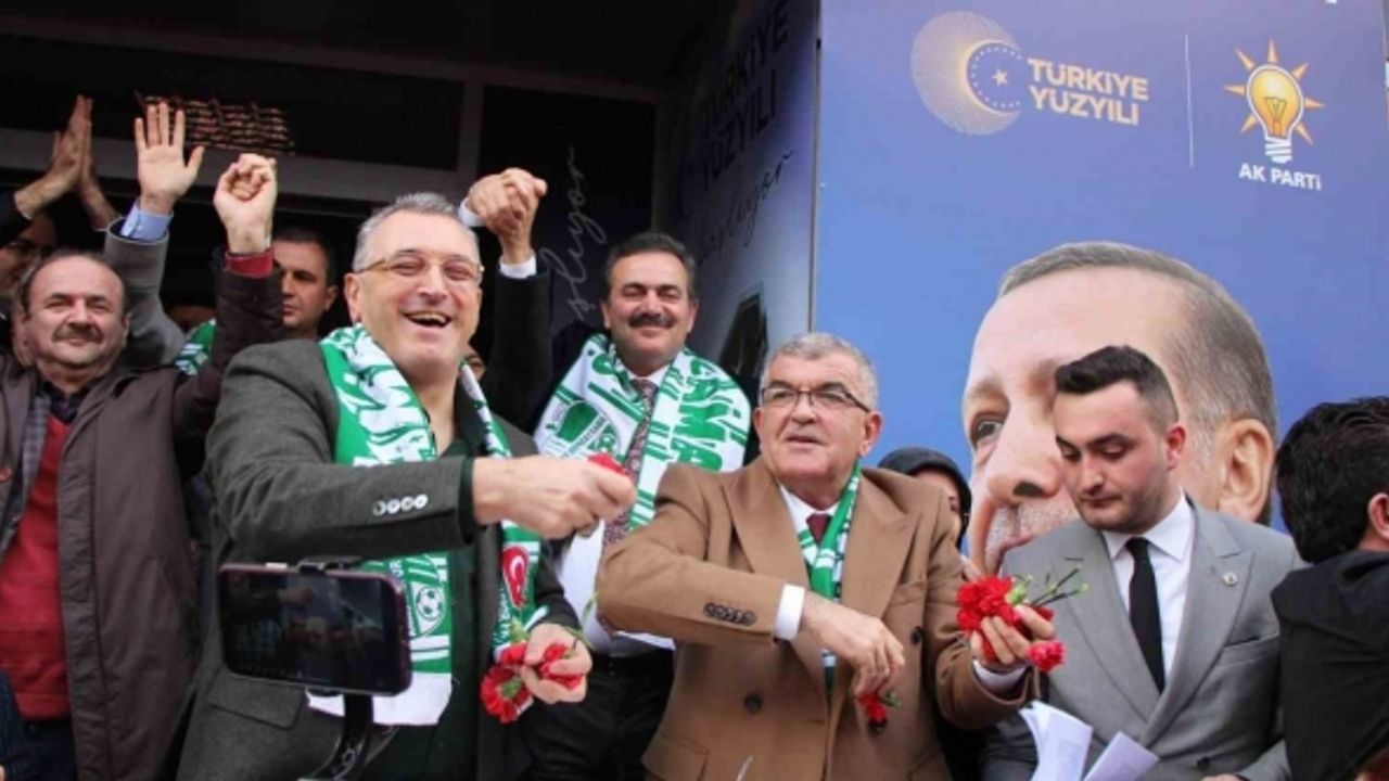 AK Parti’nin adayı Mehmet Uyanık’tan ilk konuşma: “Amasya’yı birlikte yöneteceğiz”