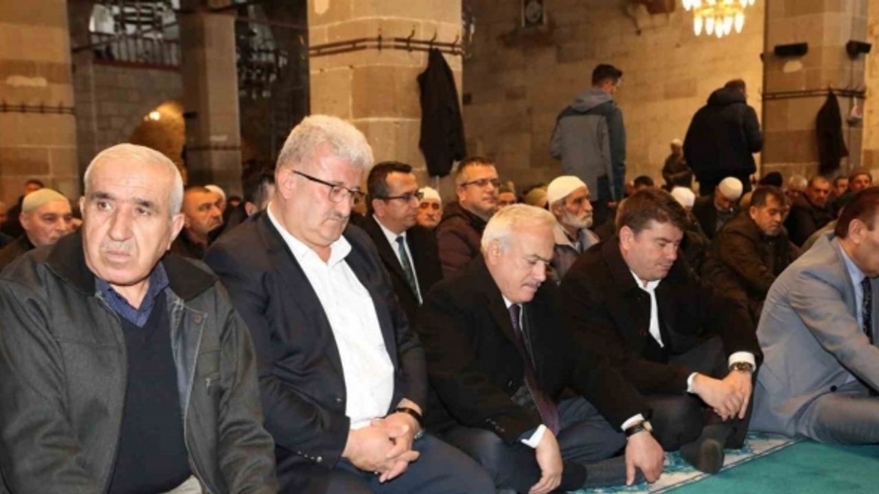 Aksaray’da şehitler için Kuranı Kerim okutulup dualar edildi