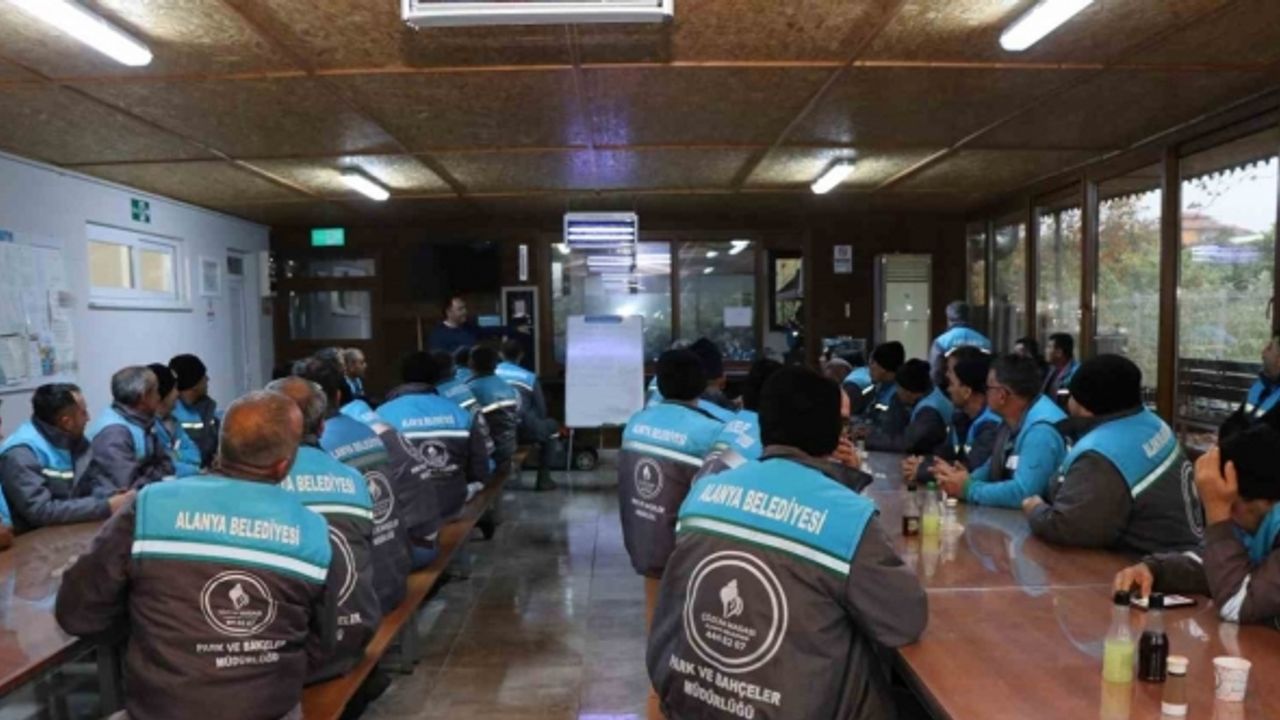 Alanya Belediyesi mesleki yeterlilik ve iş güvenliği eğitimlerine devam ediyor