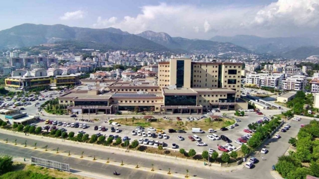 Alanya Eğitim ve Araştırma Hastanesi’nde 2023 yılında 1 milyon 636 bin 683 kişiye sağlık hizmeti verildi