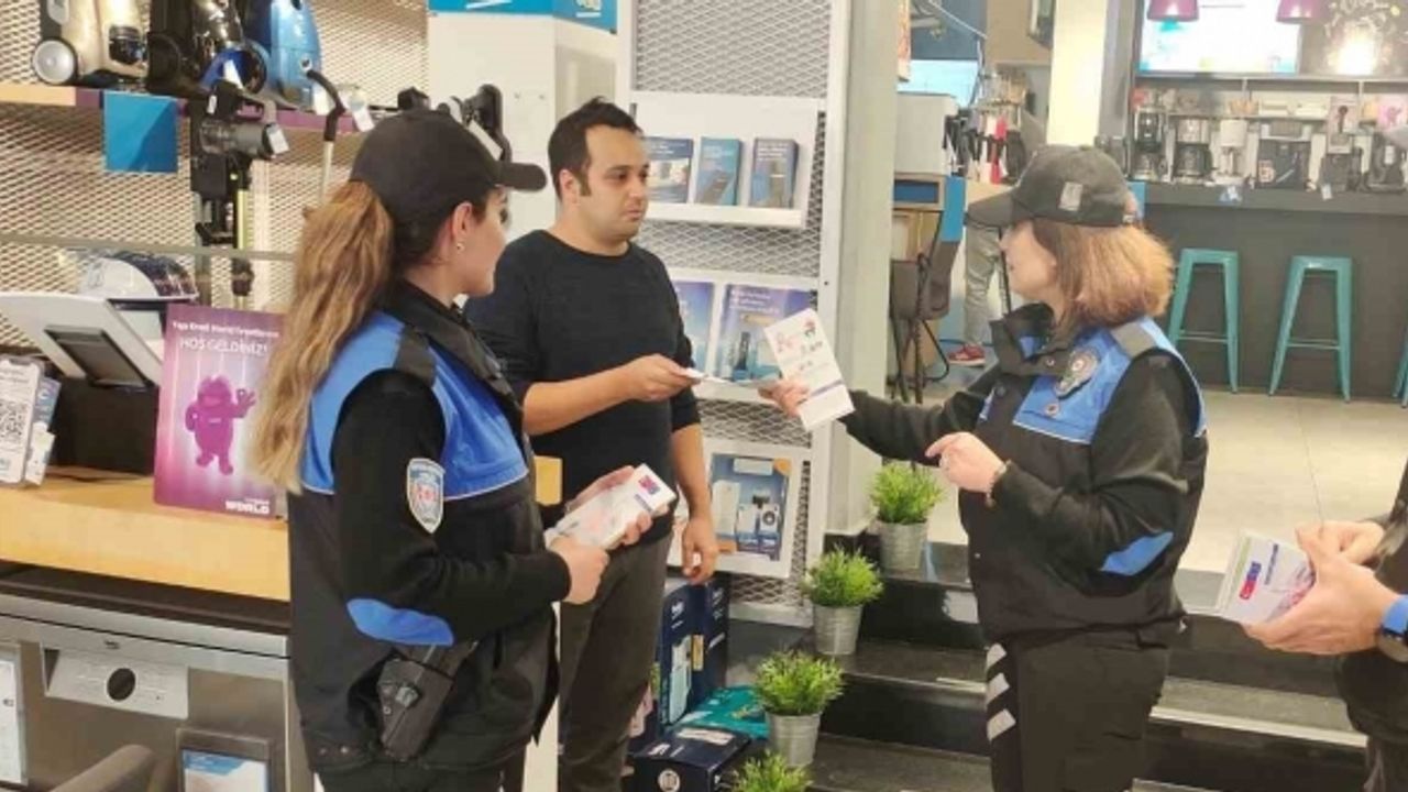 Alanya’da polisten esnafa dolandırıcılık bilgilendirmesi